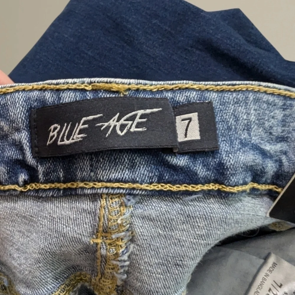 NWT Blue Age Distressed Skinny Jeans Size 7
